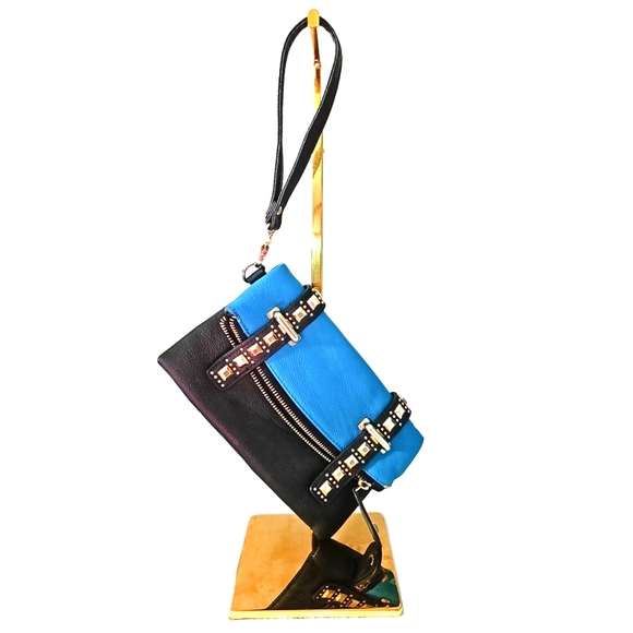 CACHE WRISTLET IN ROYAL BLUE - Picture 8 of 8